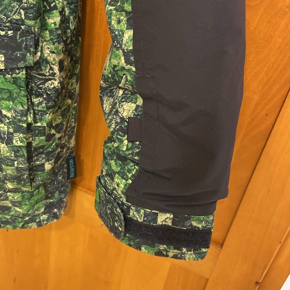 OFFERS WELCOME Burton snowboarding jacket Size L (12) EUC - Picture 5 of 9